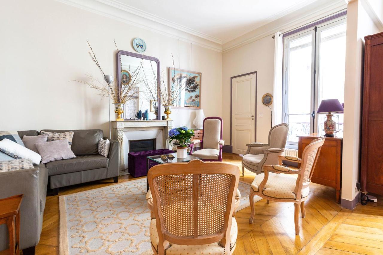 Apartment Veeve - Vintage Violet